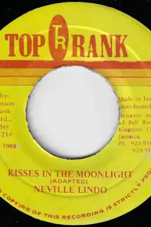 Exclusive Offer Kisses In The Moonlight / Ver