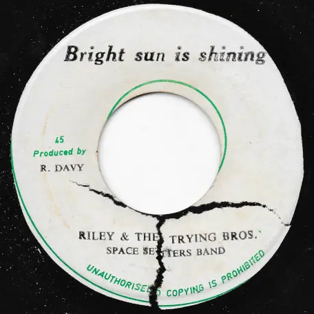 Bright Sun Is Shining / Ver Viral